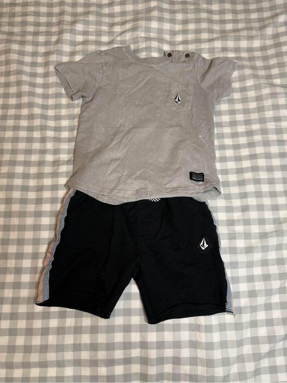 Volcom Black Shorts with Gray Tee Set